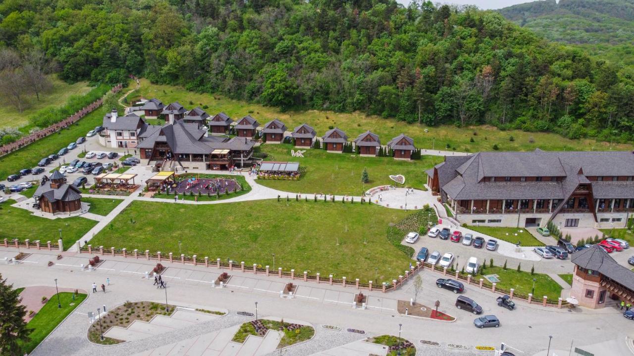 Hotel Etno Naselje Vrdnicka Kula Vrdnik Esterno foto